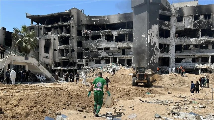متحللة أو محروقة أو مقطعة.. حماس: المقبرة الجماعية الجديدة في الشفاء تؤكد أنه لا حدود لهذه الفاشية الصهيونية المستمرة في ممارساتها