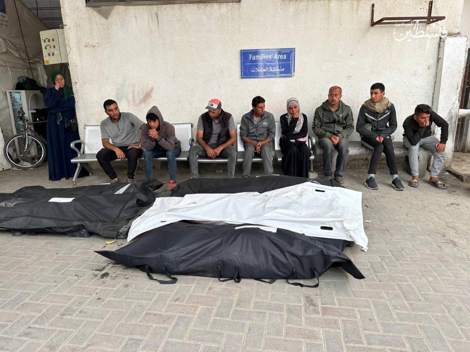 اليوم الـ199.. شهداء وجرحى في "غارات عنيفة" استهدفت مناطق وسط وجنوب قطاع غزة