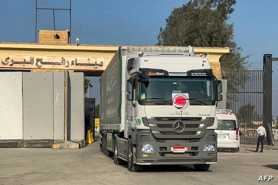ضبط السوق.. خطوات حكومية للحد من استيراد البضائع غير الأساسية في غزة