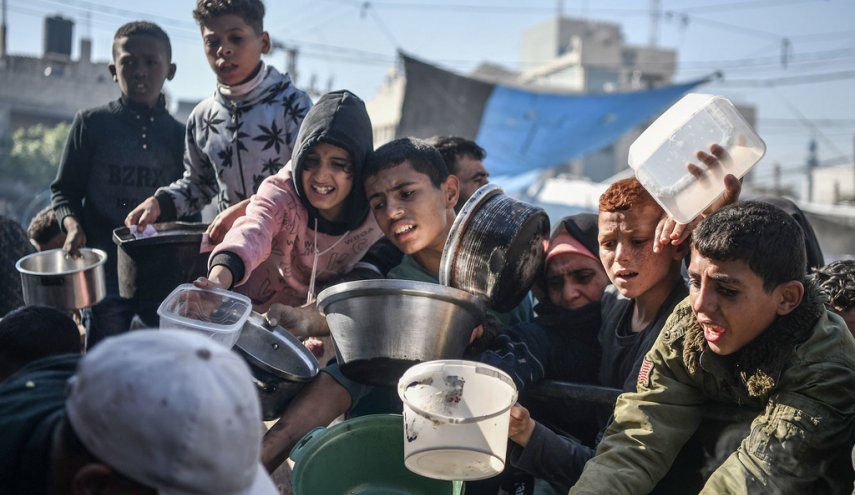 بعد تصريحات بايدن وبلينكن الحديثة: المكتب الحكومي يطالب بفتح معبر رفح ويشدد على محاسبة الاحتلال والإدارة الأمريكية على جريمة التجويع ضد المدنيين