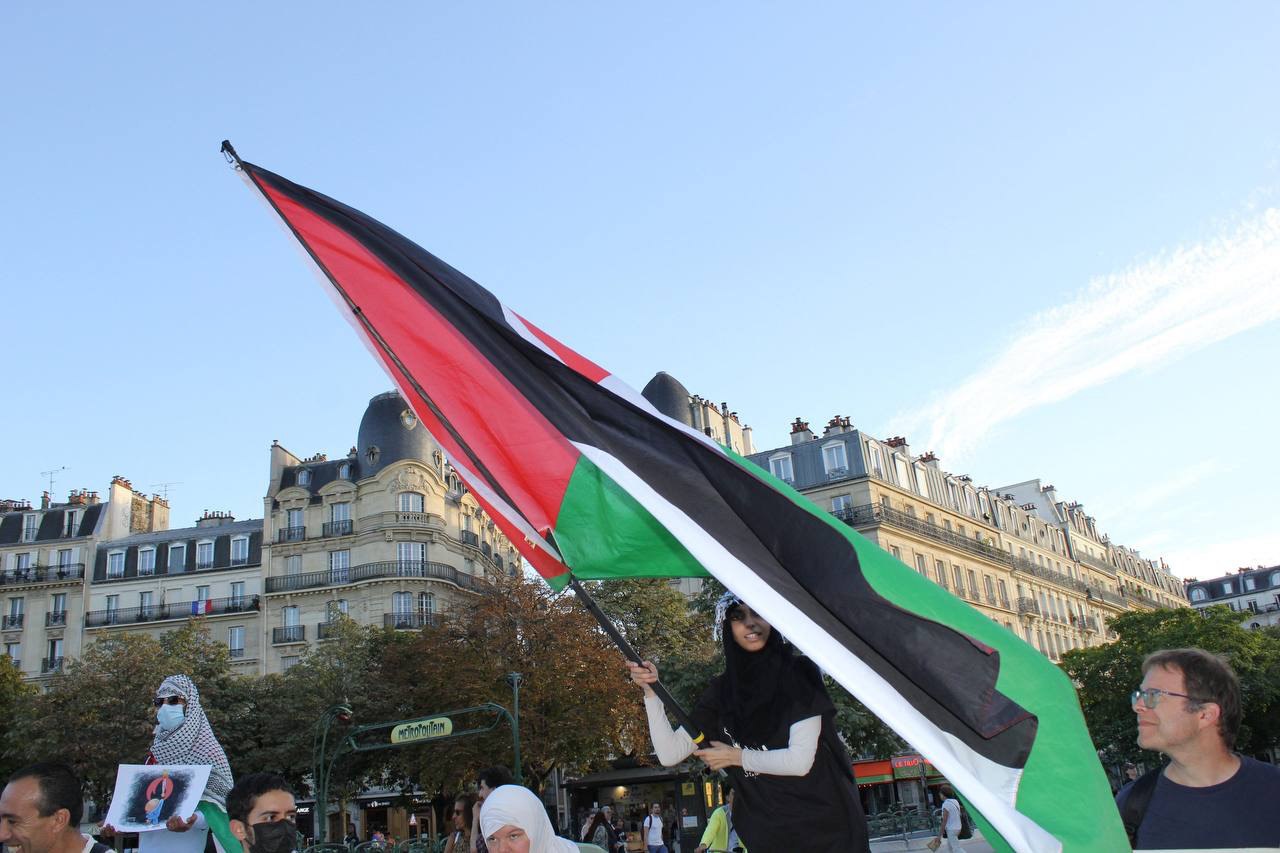 "اغسلوا أيديكم من الدماء".. احتجاجات في باريس تندد بمشاركة الاحتلال الإسرائيلي في الألعاب البارالمبية