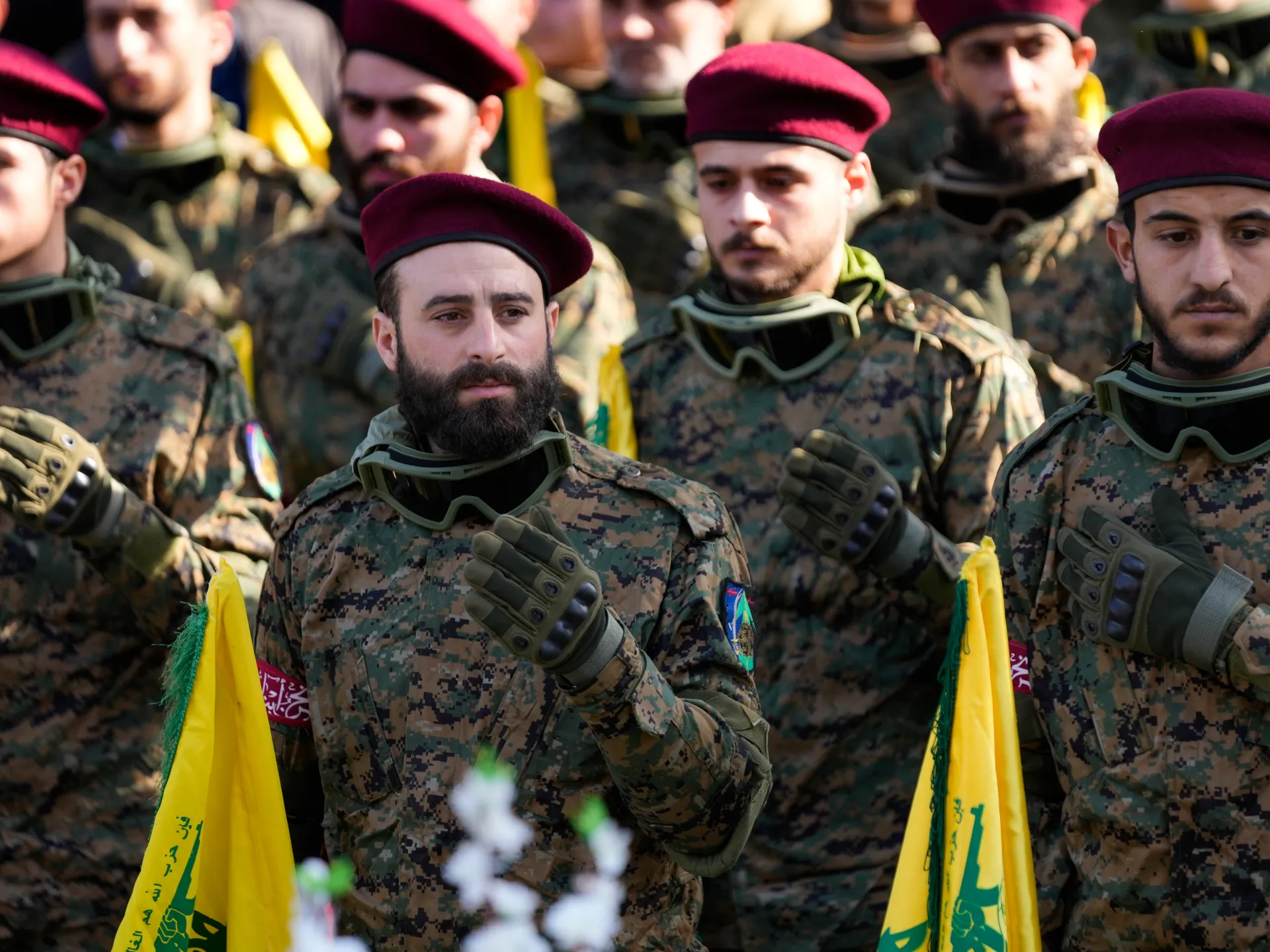قوة الرضوان تتعرض لضربة موجعة.. حزب الله ينعى قياديين ومقاومين بارزين