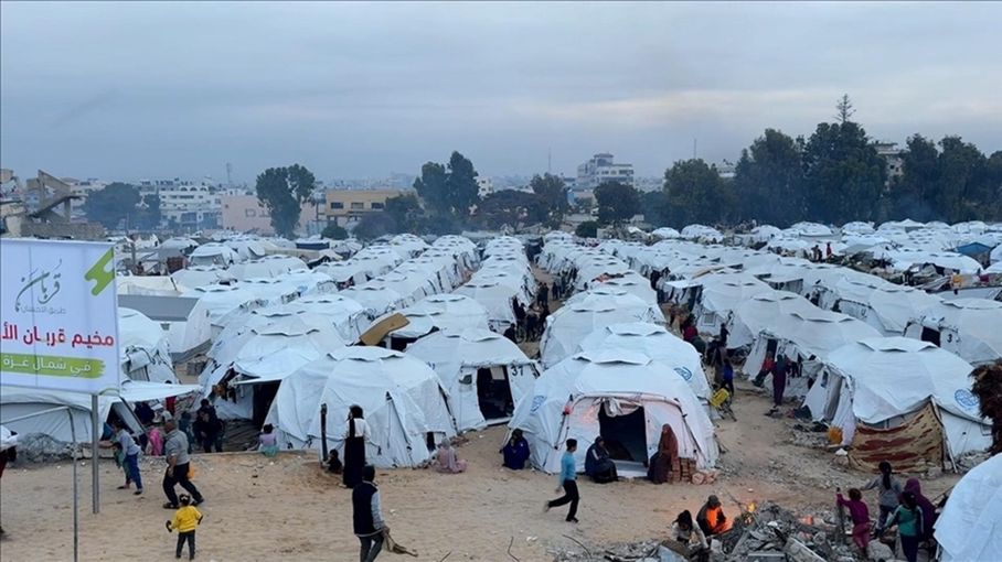 130 ألف نازح من شمال غزة.. معاناة داخل خيام لا تقيهم من الموت أو البرد