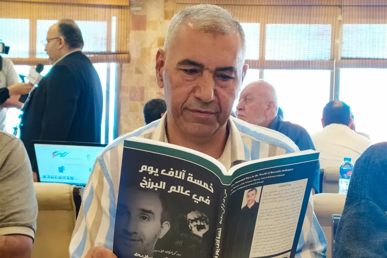 "خمسة آلاف يوم في البرزخ": من زنازين العزل إلى المنصات الأدبية.. كتاب حسن سلامة يتصدر جائزة فلسطين