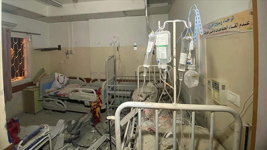 أبو صفية: "نعيش أيامًا سوداء".. القصف المتواصل يحوِّل مستشفى كمال عدوان إلى "منطقة موت" والطواقم تعمل وسط الخطر