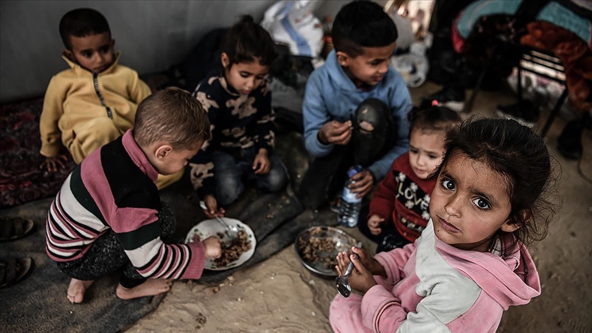 الطفل الفلسطيني: بين براءة الطفولة وجحيم الإبادة