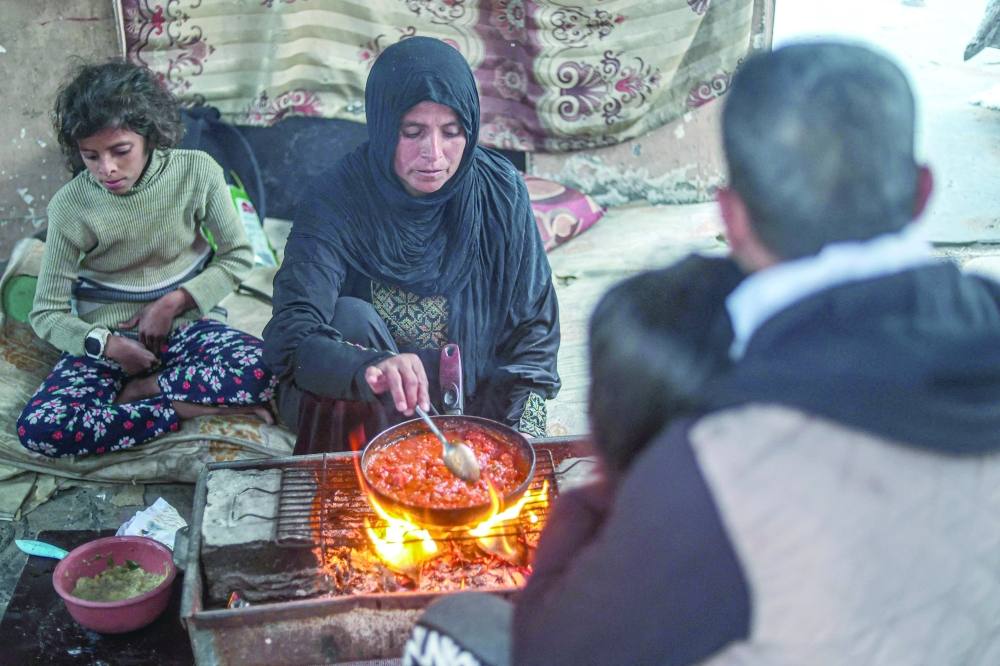 المرأة الغزّية.. جمل المحامل، وأيقونة الصبر والثبات
