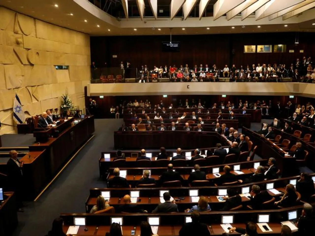 الكنيست يحل نفسه ويحدد 27 أكتوبر موعدًا للانتخابات الإسرائيلية