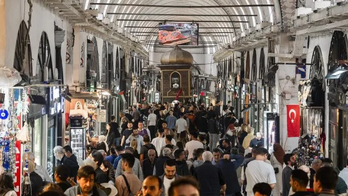 تركيا تفتح الباب أمام آلاف الأجانب للعمل دون تصريح