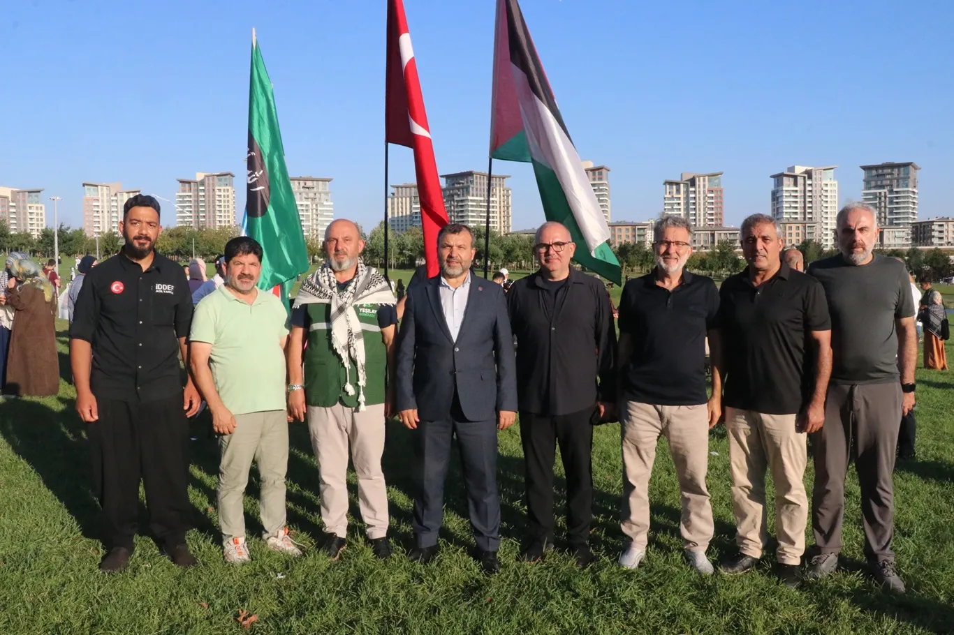 حين تصبح الطائرة الورقية جريمة.. أطفال إسطنبول يطلقون رسالتهم لغزة