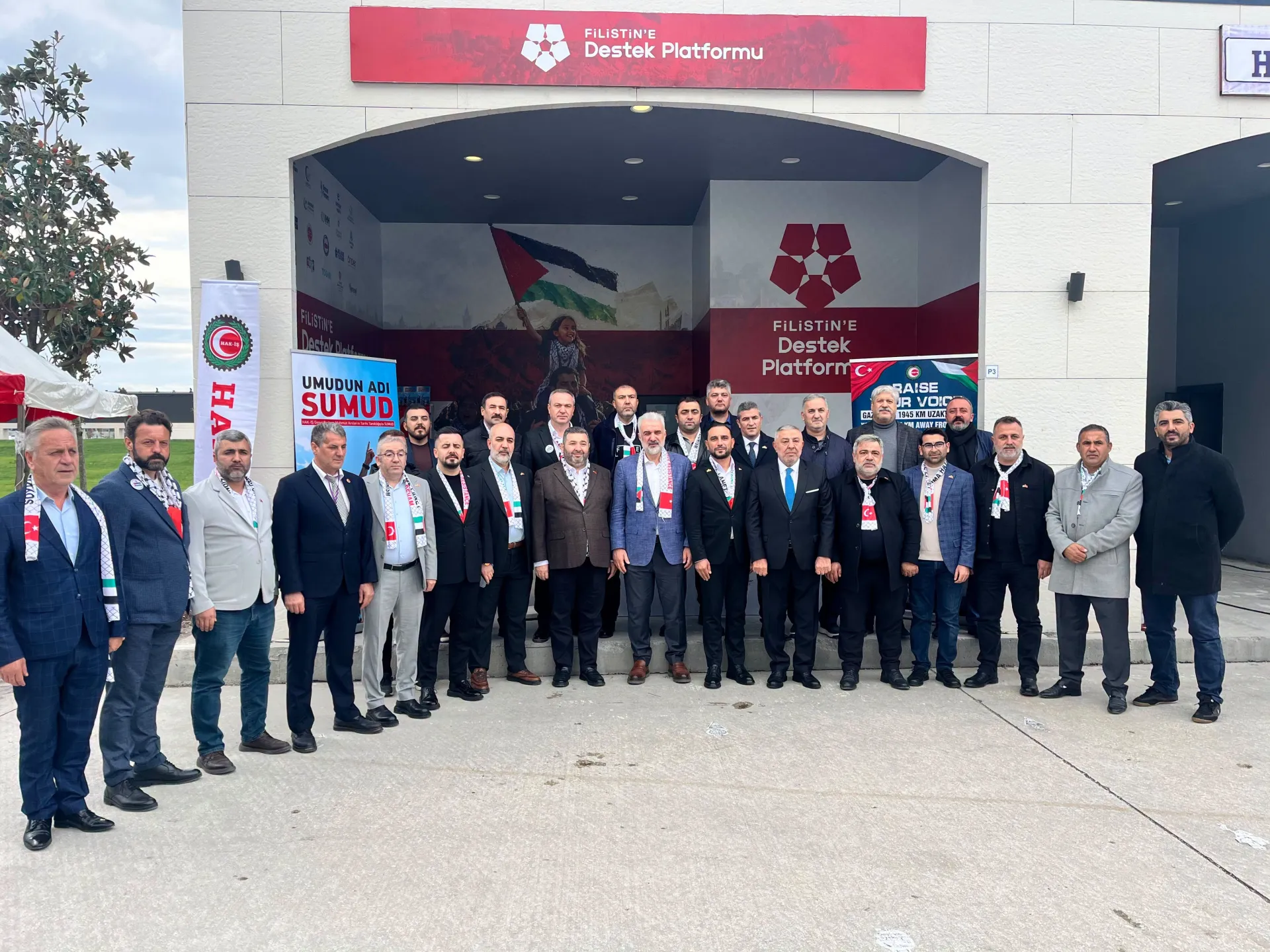 منصة دعم فلسطين وHAK-İŞ تعززان التضامن مع فلسطين في إسطنبول