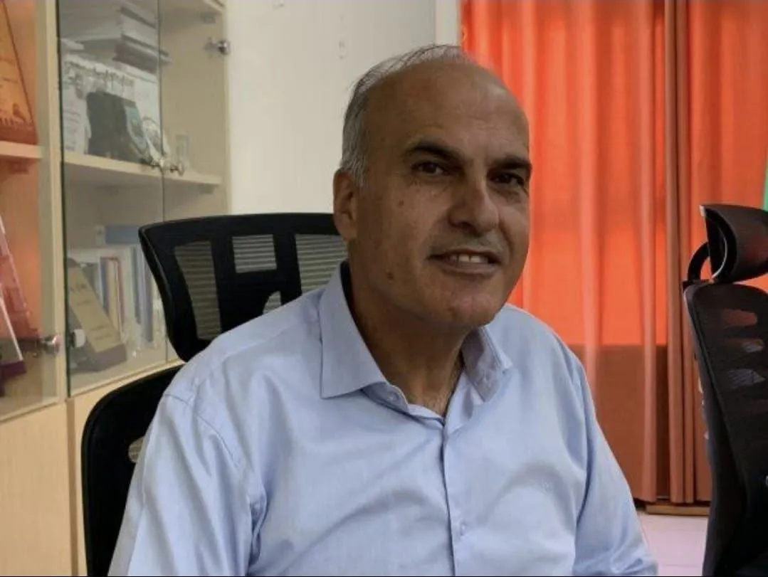 الفلسطيني خالد قزمار يفوز بجائزة حقوق الإنسان لعام 2026 من العفو الدولية