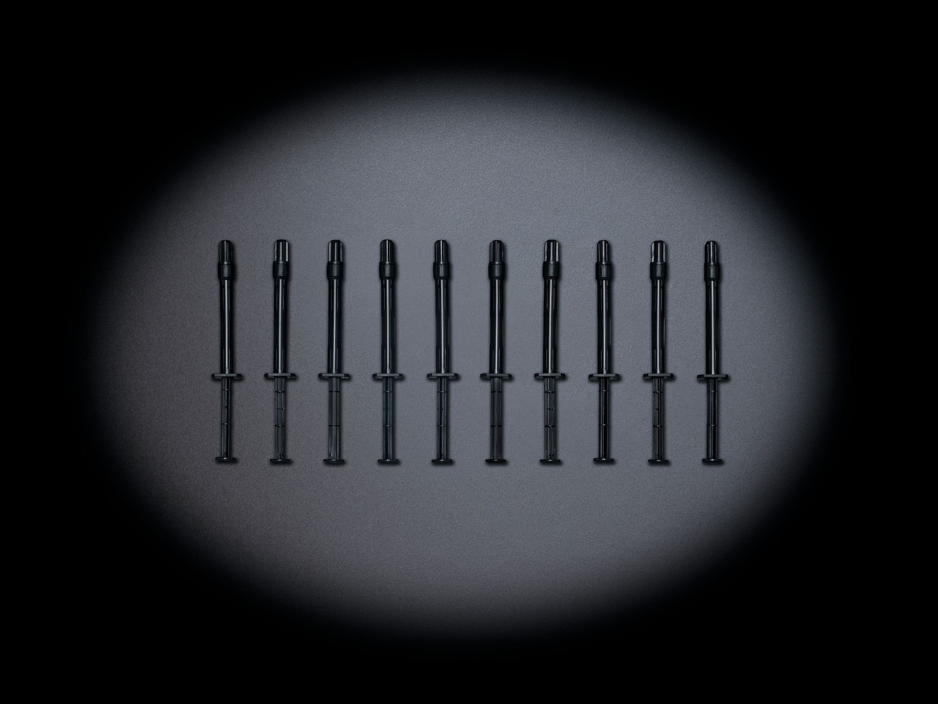 Schwarze Bauteile für das Tray aus Kunststoff