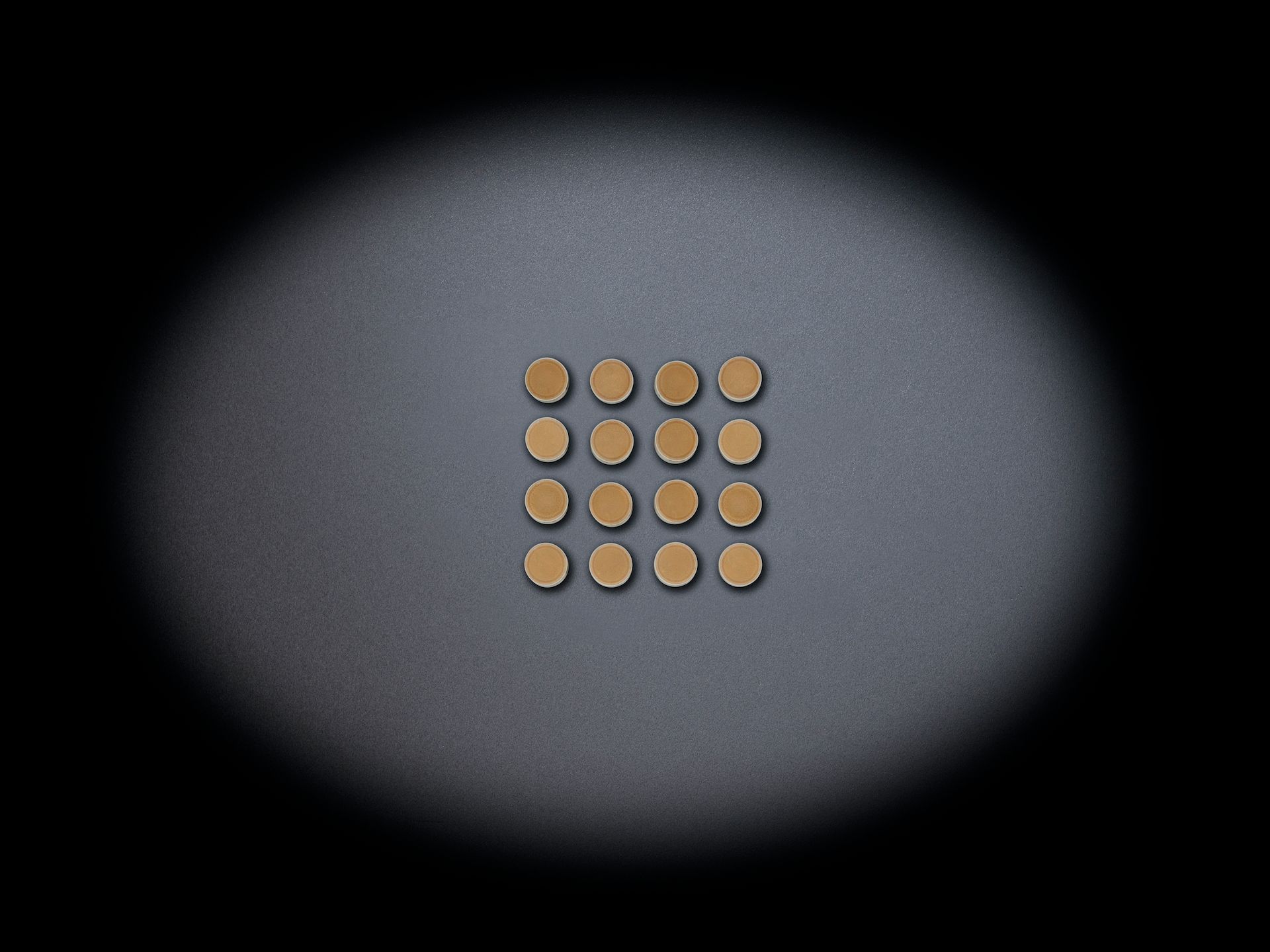 Teile für Transport und Lagerung im Kunststofftray 