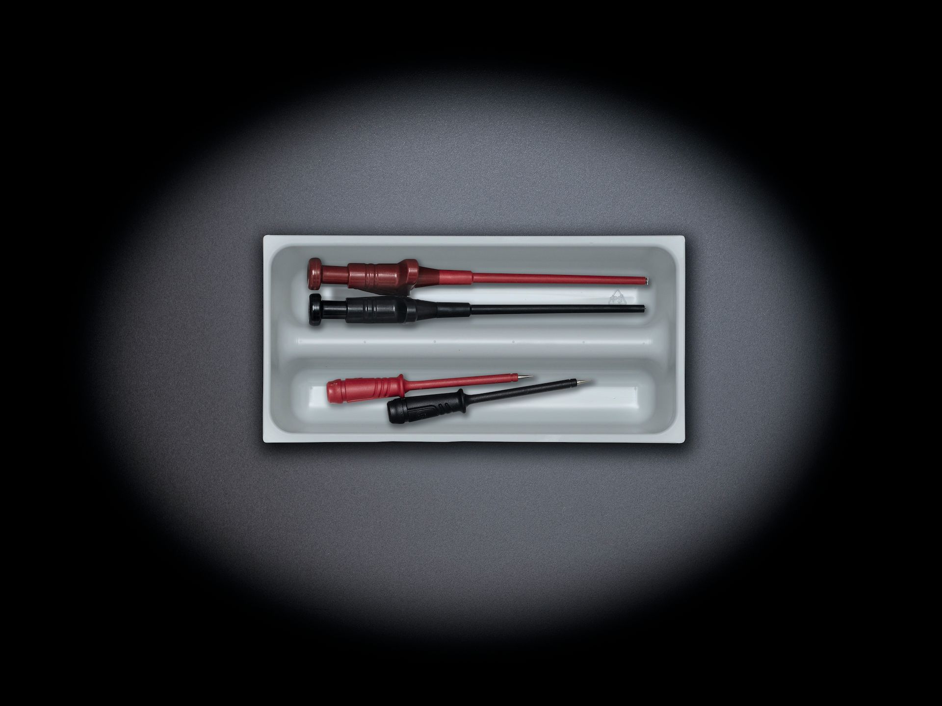 Werkzeuge im Tiefziehbehälter aus Kunststoff