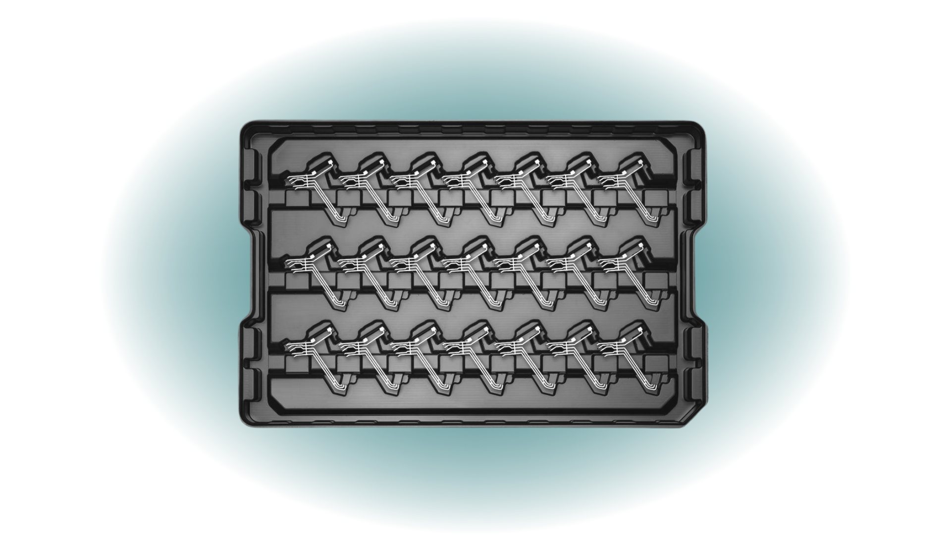Gefüllter Kunststoff Werkstückträger mit Bauteilen