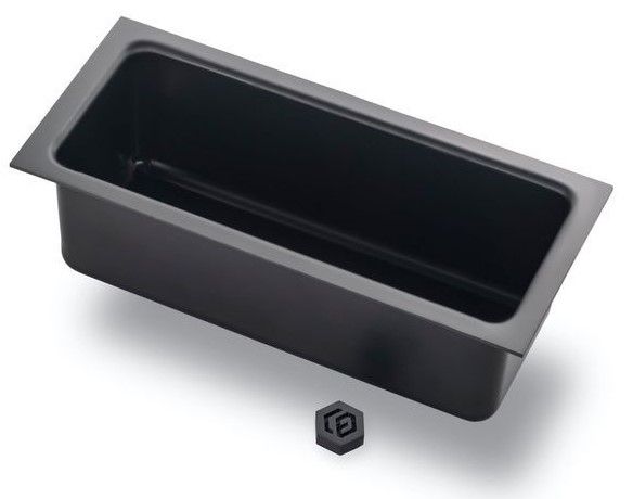 Schwarzer Kunststoffbehälter