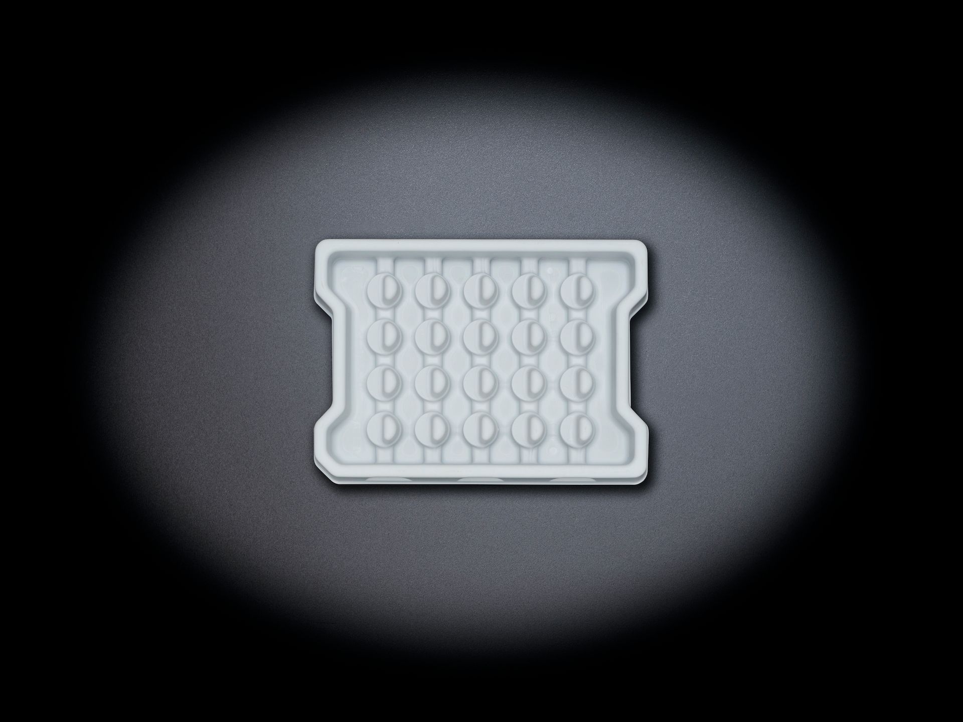 Leeres Transport Tray aus Kunststoff