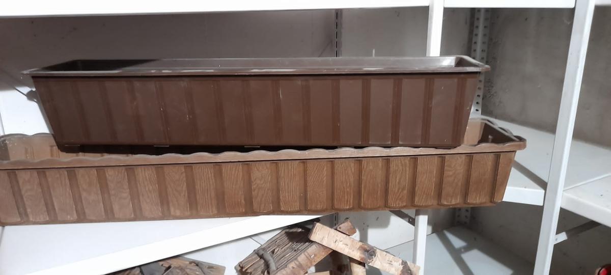 Verschiedene Übertöpfe,Körbe,