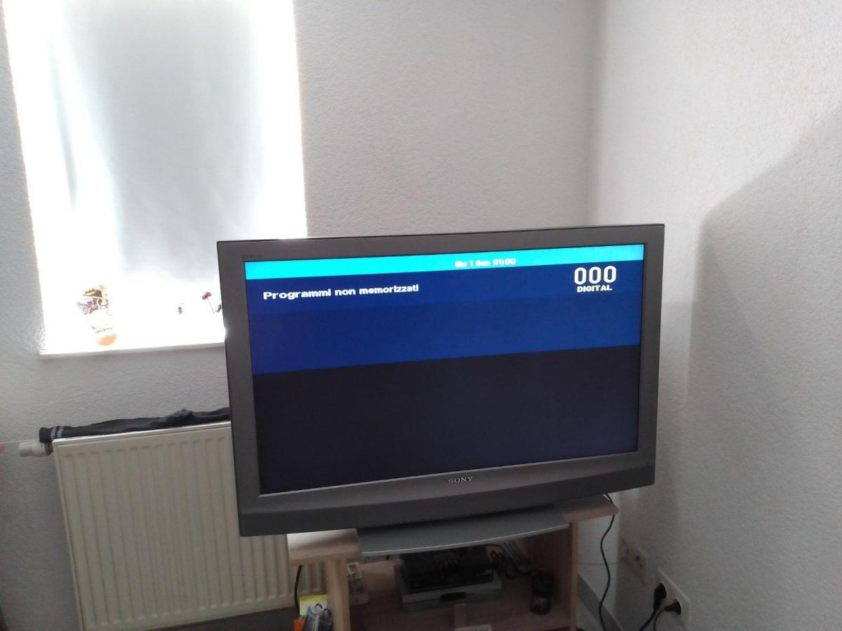 Sony KDL 40 U 2000