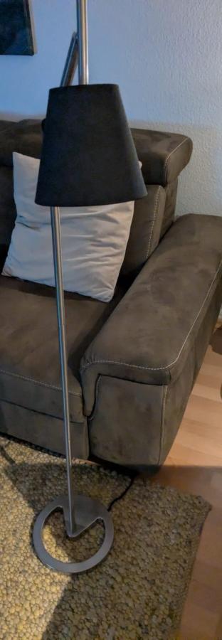 Moderne Stehlampe / Leselampe