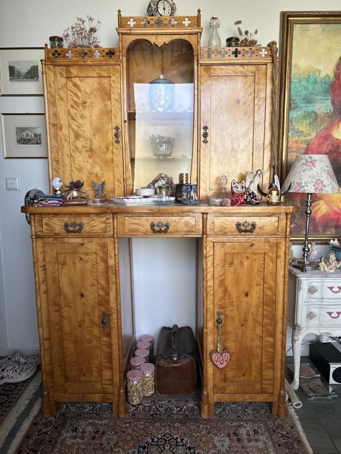 extravagante Vitrine aus Mahagoni