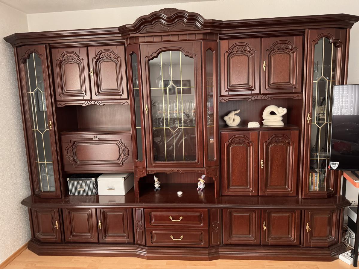 Wohnzimmerschrank
