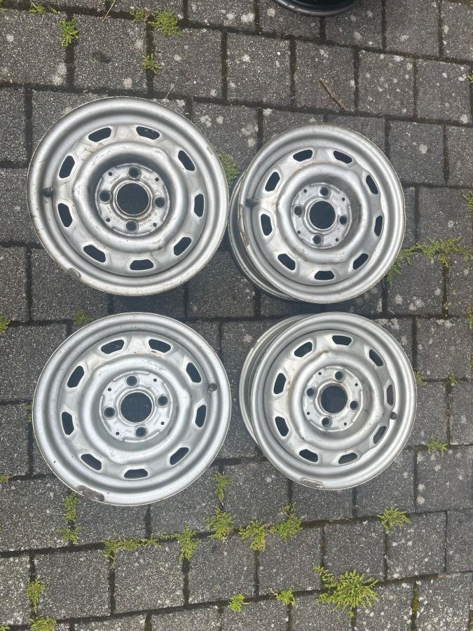 Audi 80 B1,Stahlfelgen,823 601 025,4 St.