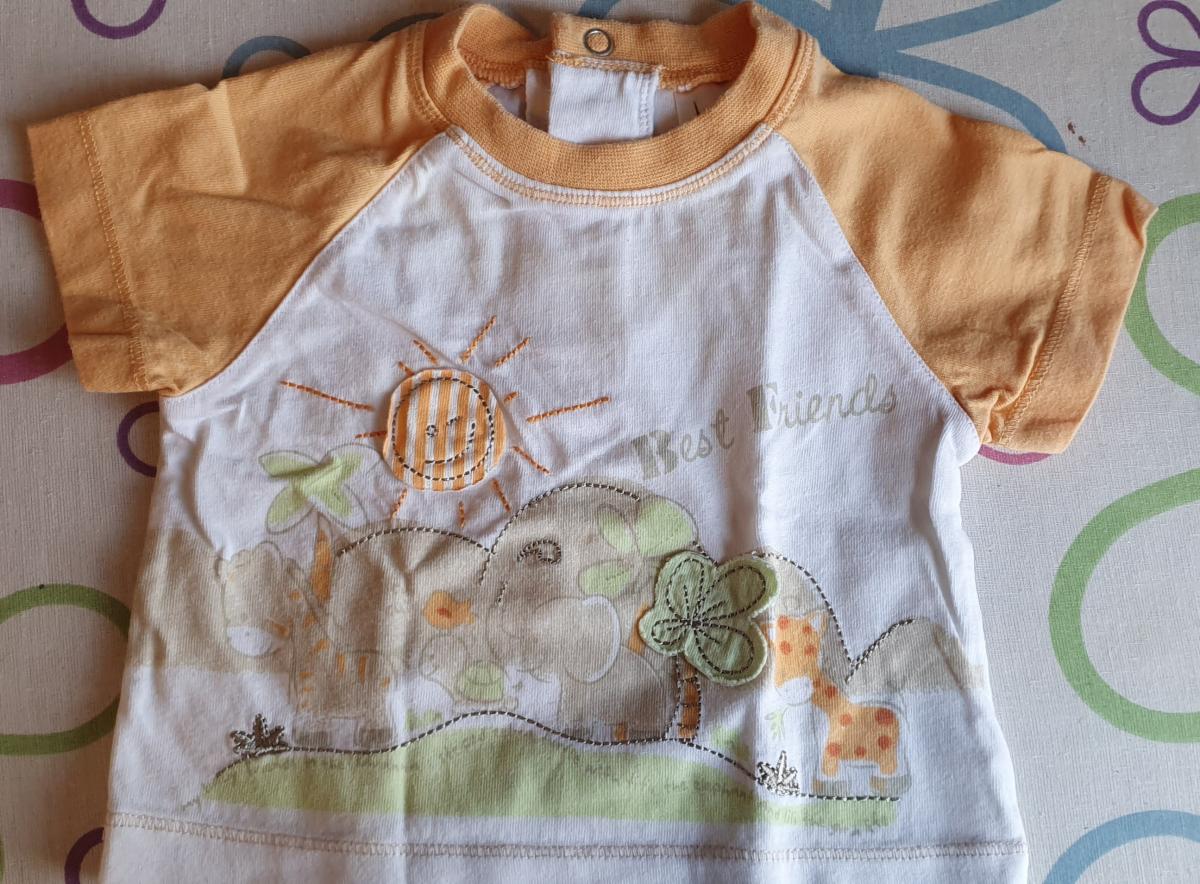 8 Shirts Größe 62