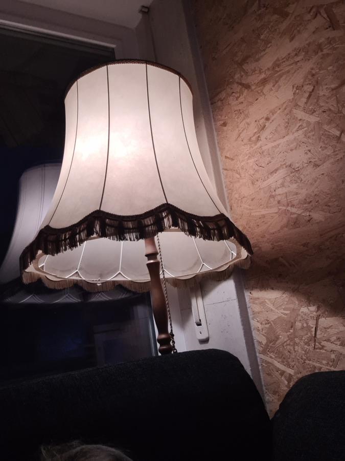Dekorative alte Lampe mit Zugschnur