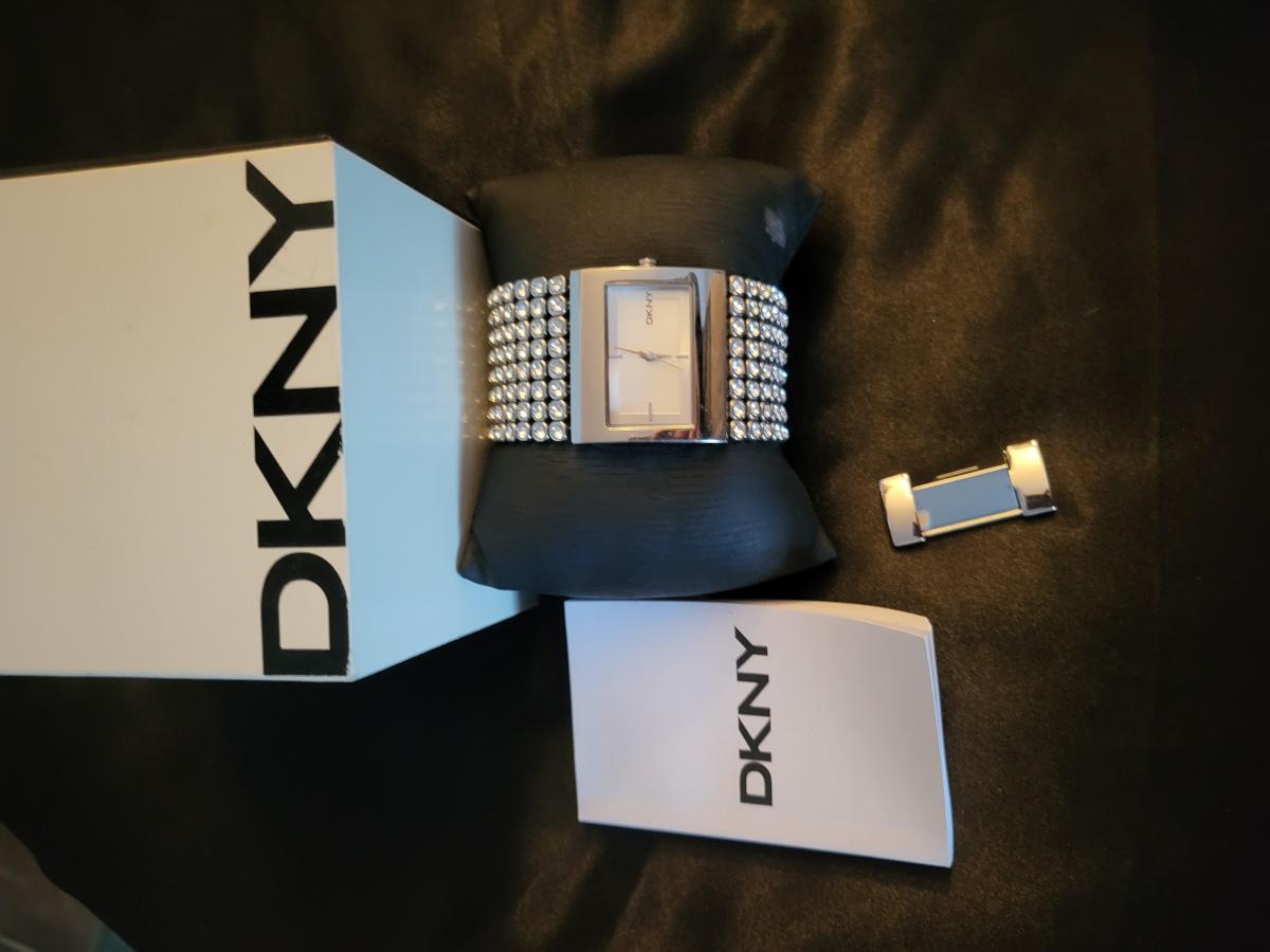 DKNY Damenuhr