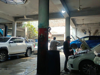 Chaudhry Auto’s workshop in Gt Road, Gujranwala