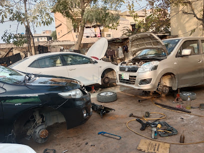 Alkhalidia auto workshop in Johar Town, Lahore