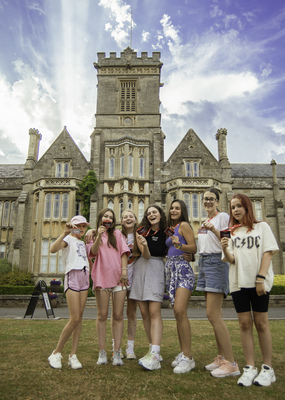 Попередній перегляд заходу Англомовний табір у Британії British Camp