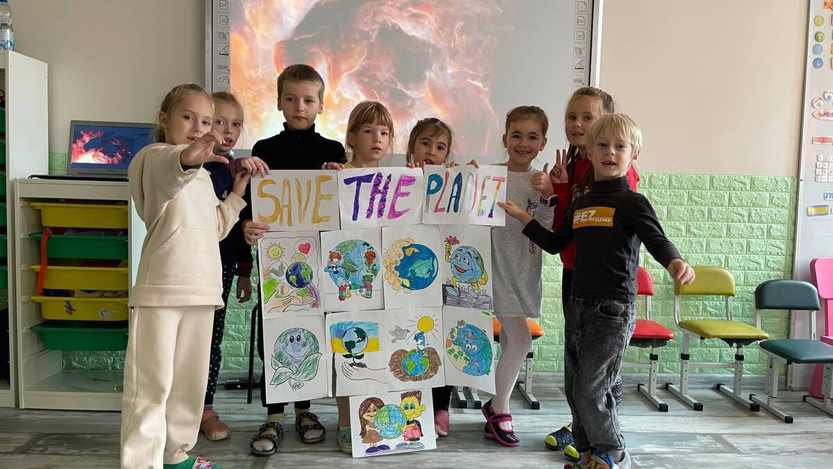 Попередній перегляд статті Як поєднувати якісне навчання з радощами дитинства на прикладі Сімейного центру Uniclub