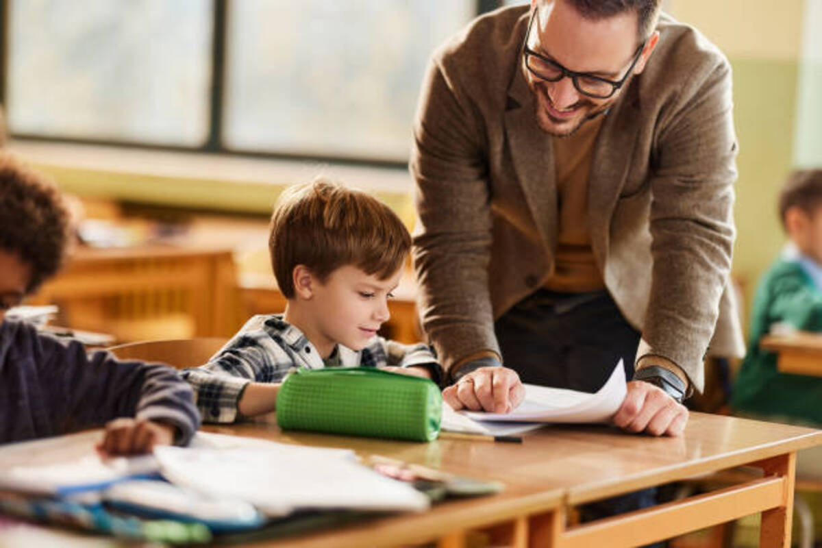 Попередній перегляд статті Діти розпочали пошук кандидатів для роботи в школі: в інтернеті з’явилися незвичайні вакансії