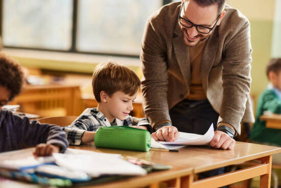 Попередній перегляд статті Діти розпочали пошук кандидатів для роботи в школі: в інтернеті з’явилися незвичайні вакансії