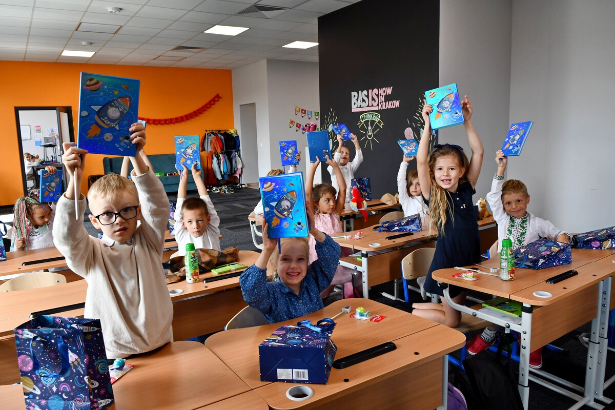 Попередній перегляд закладу BasIS Krakow