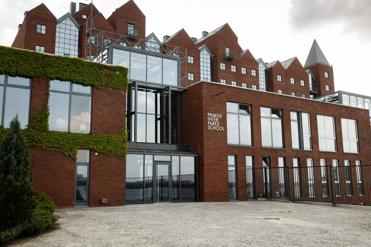 Дніпровський Ліцей "Primus Inter Pares School" preview