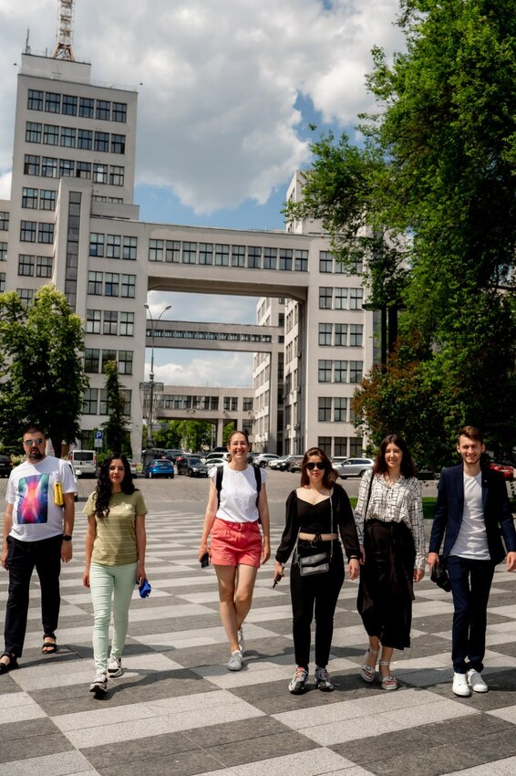 Попередній перегляд закладу Освітній центр для педагогів, батьків і дітей «Я І МОЯ ШКОЛА»