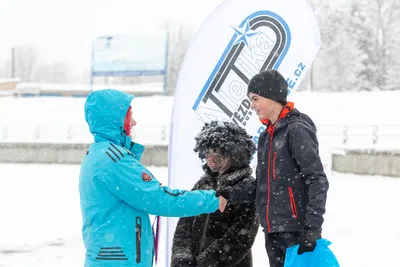 Mikulášský běh na atletickém stadionu Hvězda Pardubice 3