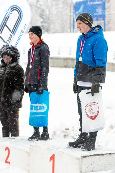 Mikulášský běh na atletickém stadionu Hvězda Pardubice 5