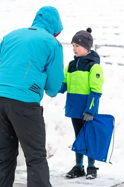 Mikulášský běh na atletickém stadionu Hvězda Pardubice 12