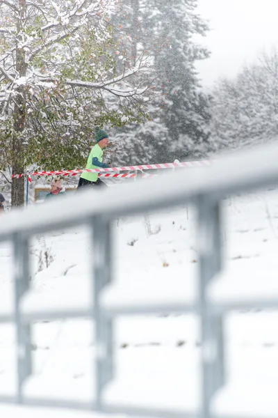 Mikulášský běh na atletickém stadionu Hvězda Pardubice 17