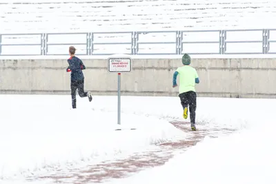 Mikulášský běh na atletickém stadionu Hvězda Pardubice 20
