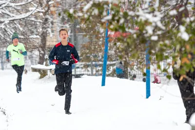 Mikulášský běh na atletickém stadionu Hvězda Pardubice 25