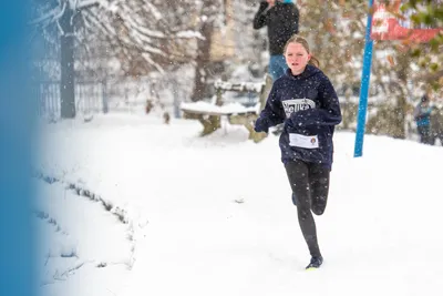 Mikulášský běh na atletickém stadionu Hvězda Pardubice 29