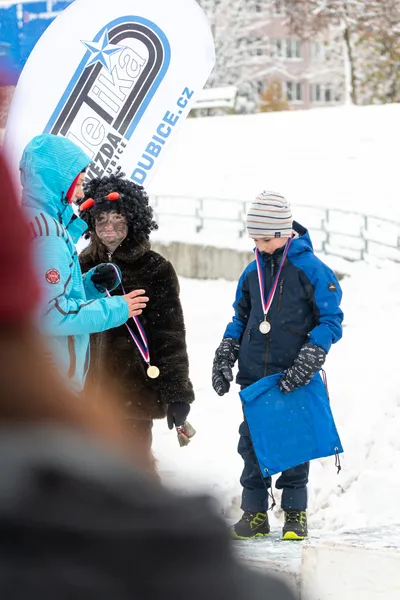 Mikulášský běh na atletickém stadionu Hvězda Pardubice 34