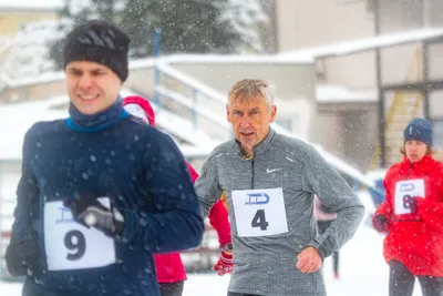 Mikulášský běh na atletickém stadionu Hvězda Pardubice 53