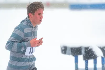 Mikulášský běh na atletickém stadionu Hvězda Pardubice 54